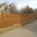 medinės tvoros vienpusės horizontalios